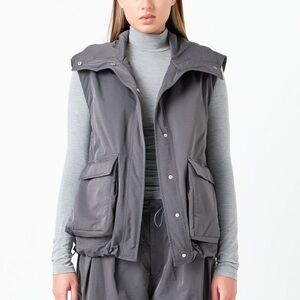 GREY LAB Snap Button Boxy Puffer Vest Size M